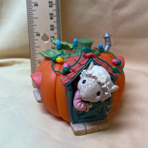 Peter Peter Pumpkin Eater Hallmark Ornament - Picture 5 of 9